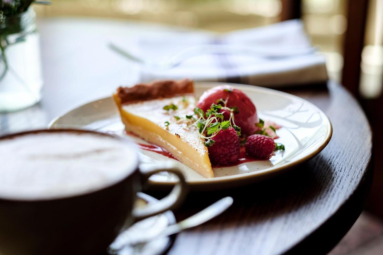 ברידג'ווטר The Bower Inn מראה חיצוני תמונה A dessert at the restaurant